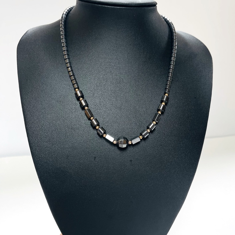 NWOT Hematite Cylindrical Bead Necklace